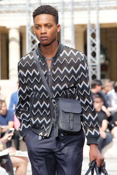 Look 13